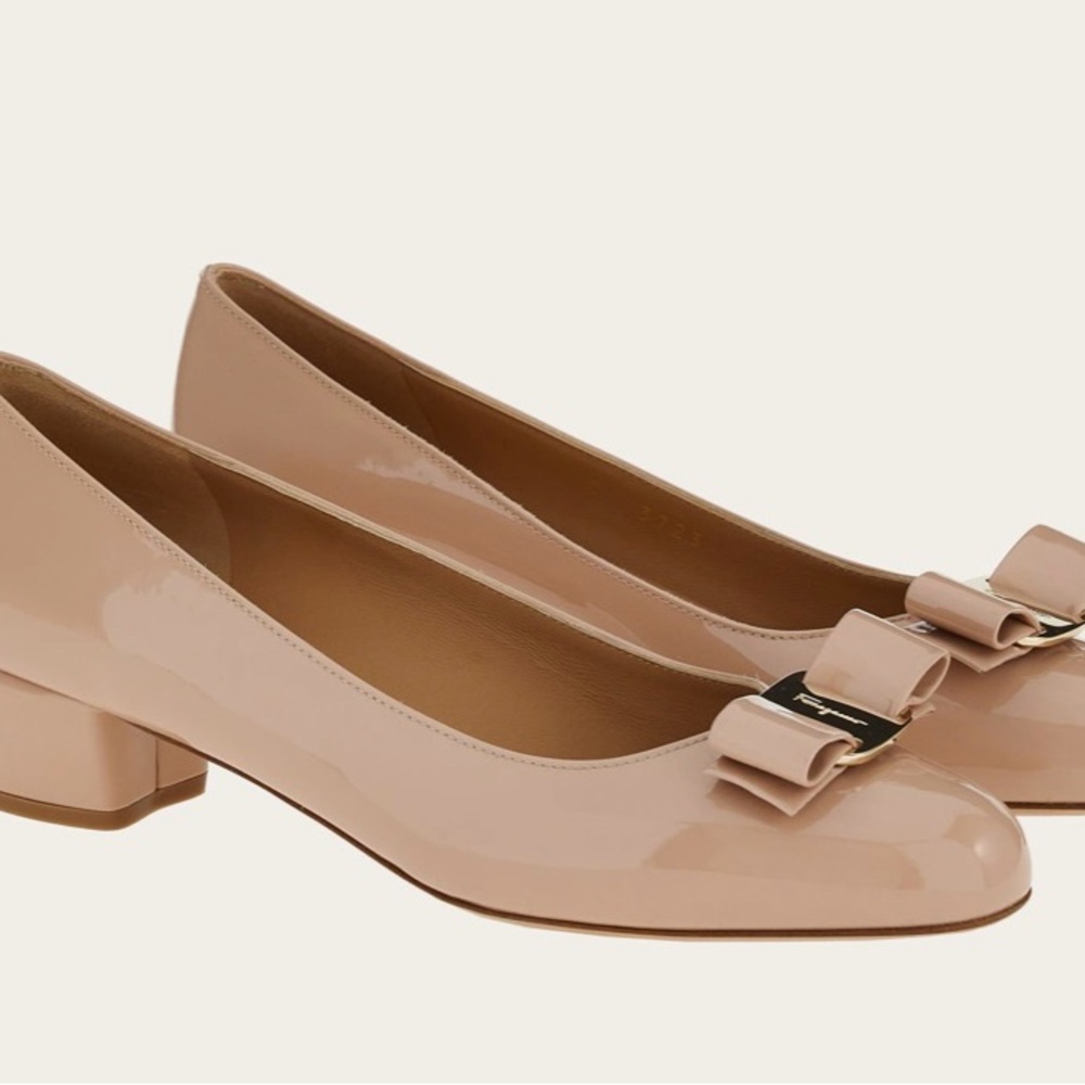 Salvatore Ferragamo Vara Nude Patent Leather Flats with Bow- worn once